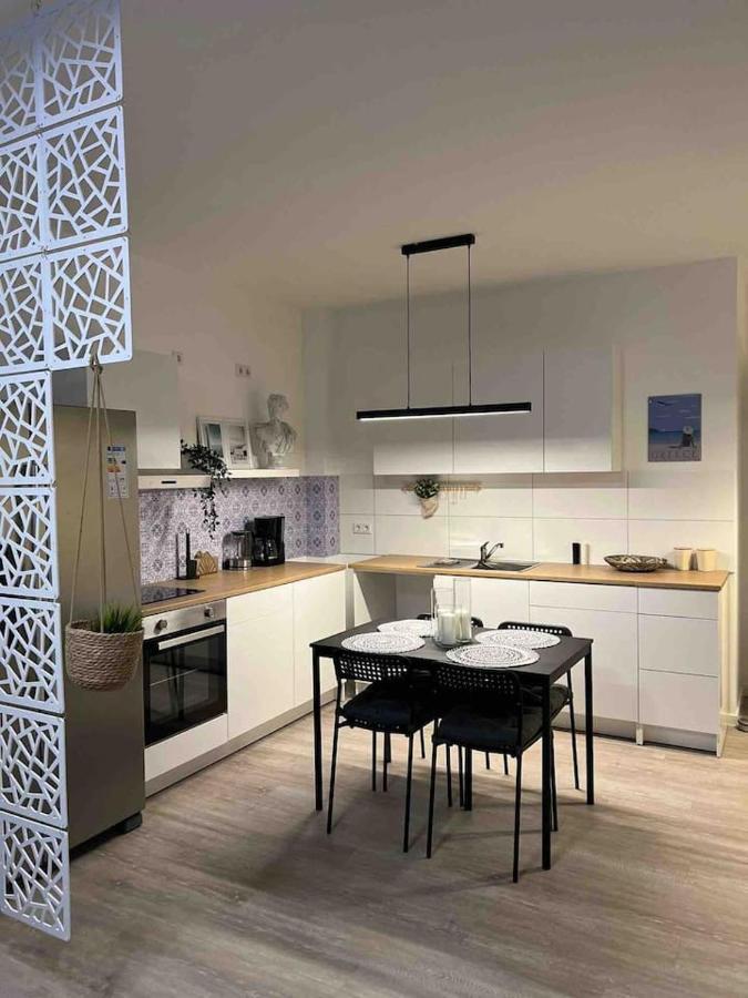 Luxurioeses Apartment,Neubau, 4 Personen, Parkplatz, Griechischer Stil โบคุห์ม ภายนอก รูปภาพ